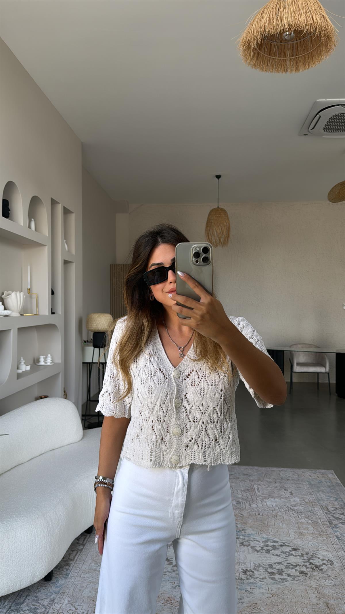 Kısa Kol Düğmeli Ajur Hırka