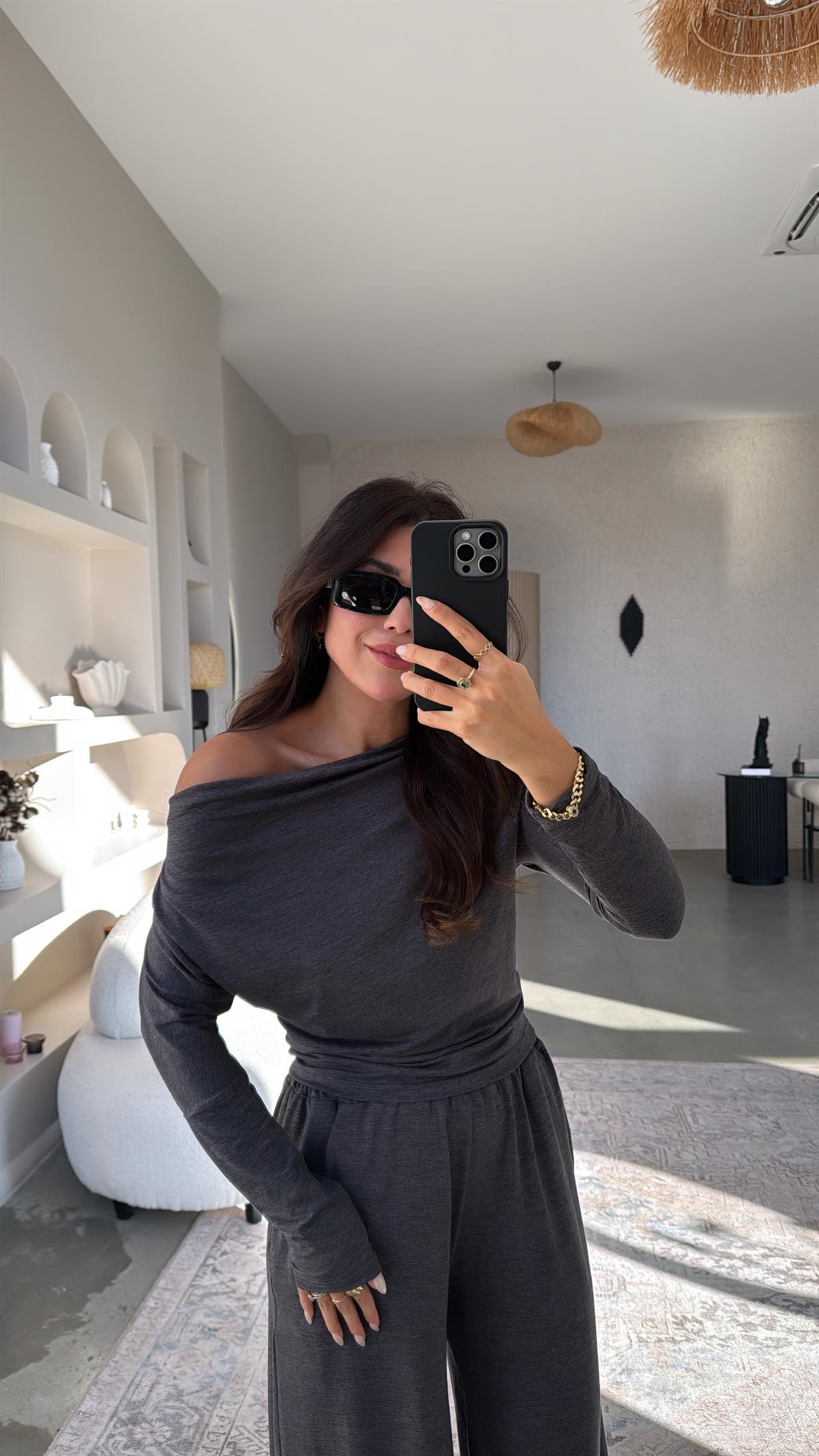 Koyu Gri Omzu Düşük Rahat Takım