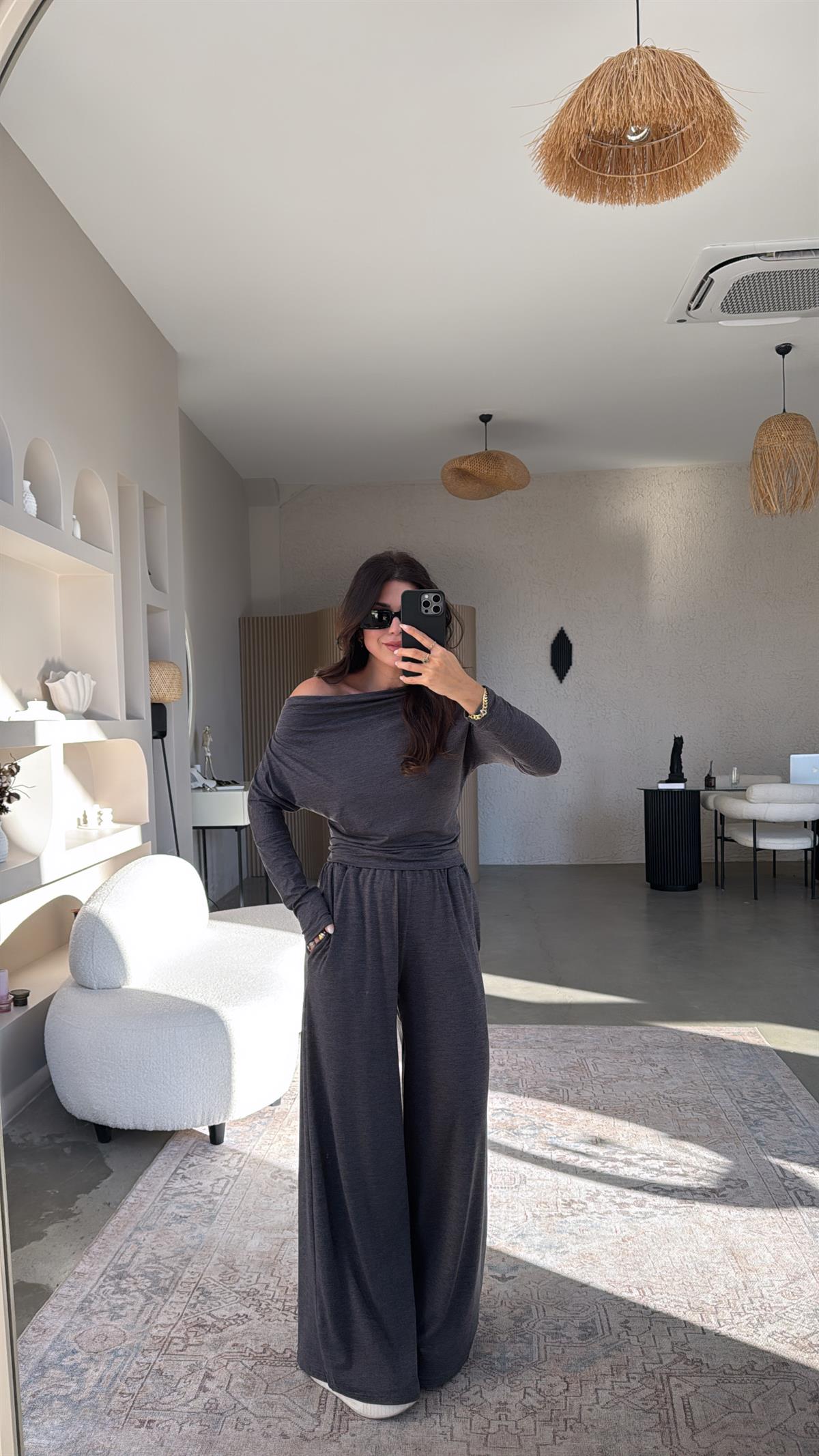 Koyu Gri Omzu Düşük Rahat Takım