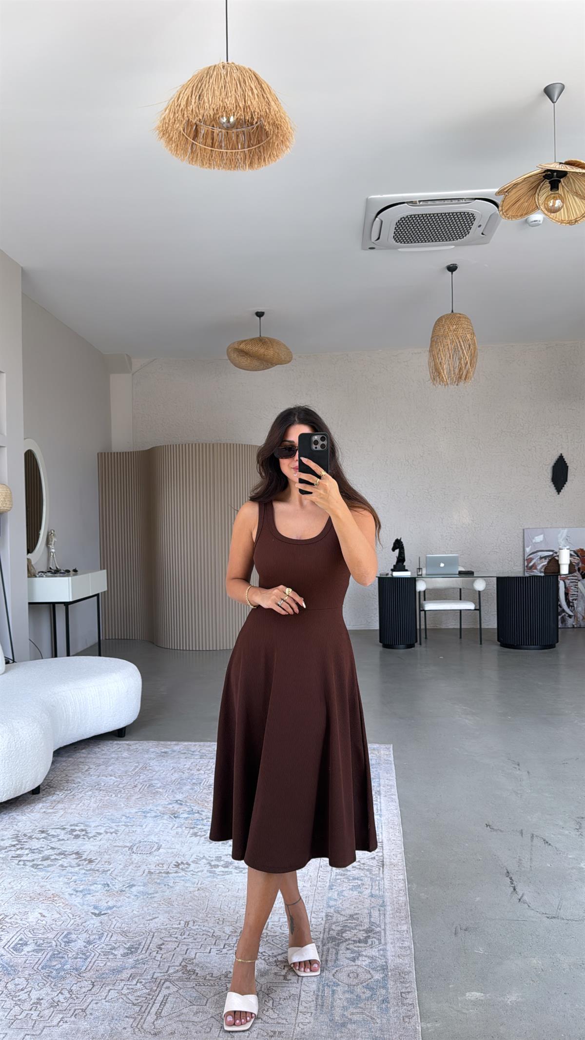 Koyu Kahve Askılı Kaşkorse Elbise