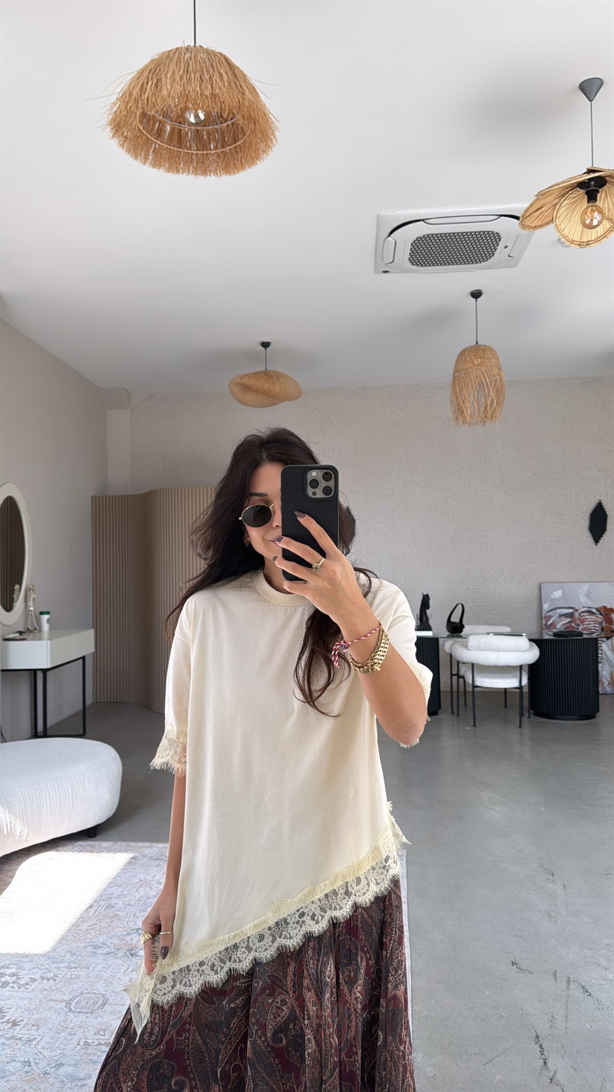 Krem Asimetrik Pamuk Dantelli Tshirt