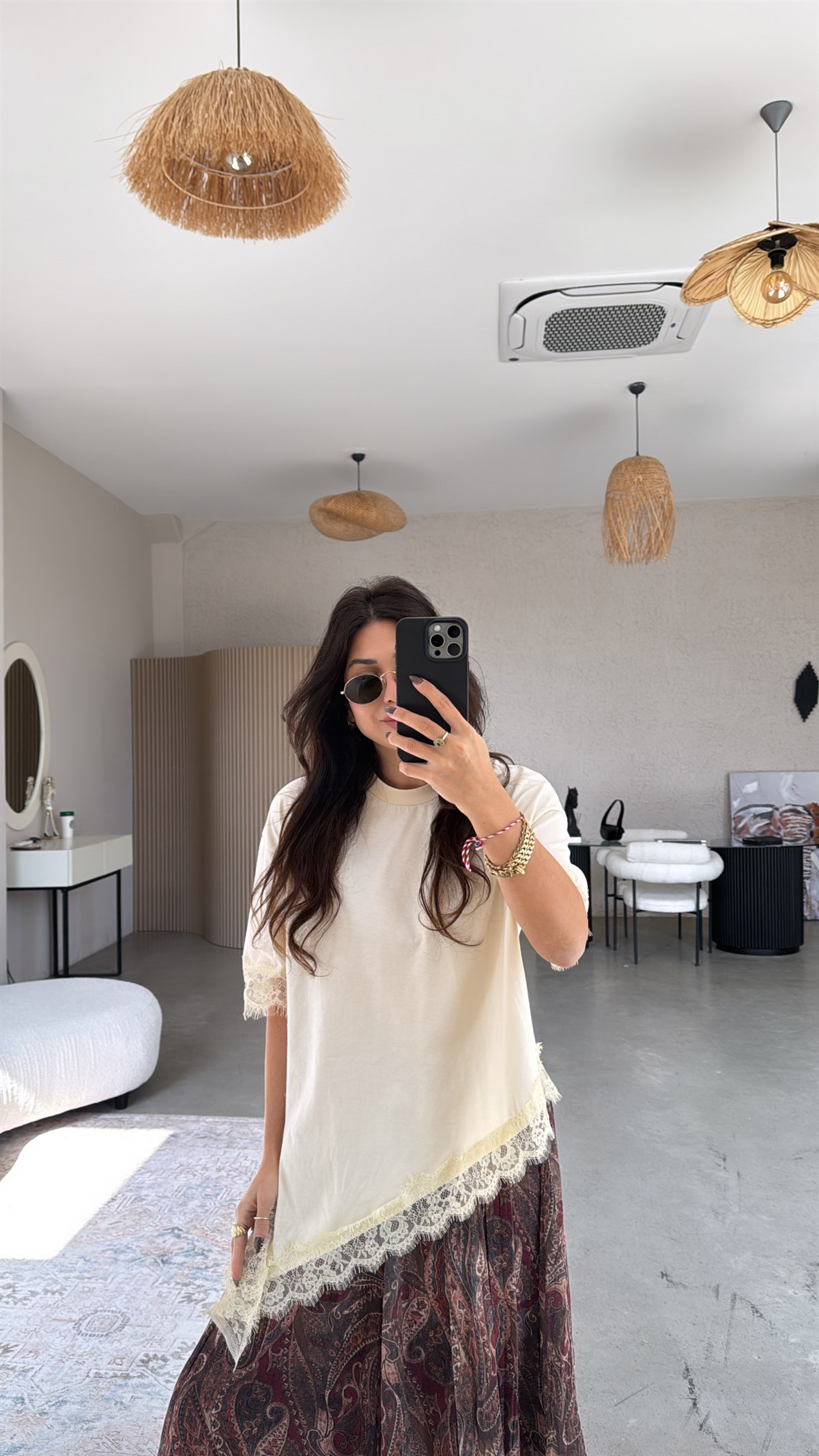 Krem Asimetrik Pamuk Dantelli Tshirt