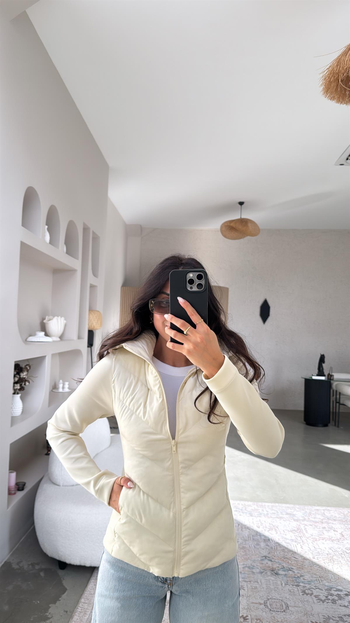 Krem Scuba Detaylı Şişme Mont