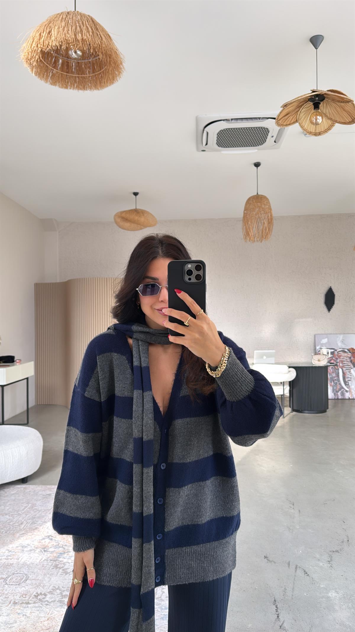 Lacivert Antrasit Şeritli Kendinden Atkılı Yumoş Hırka