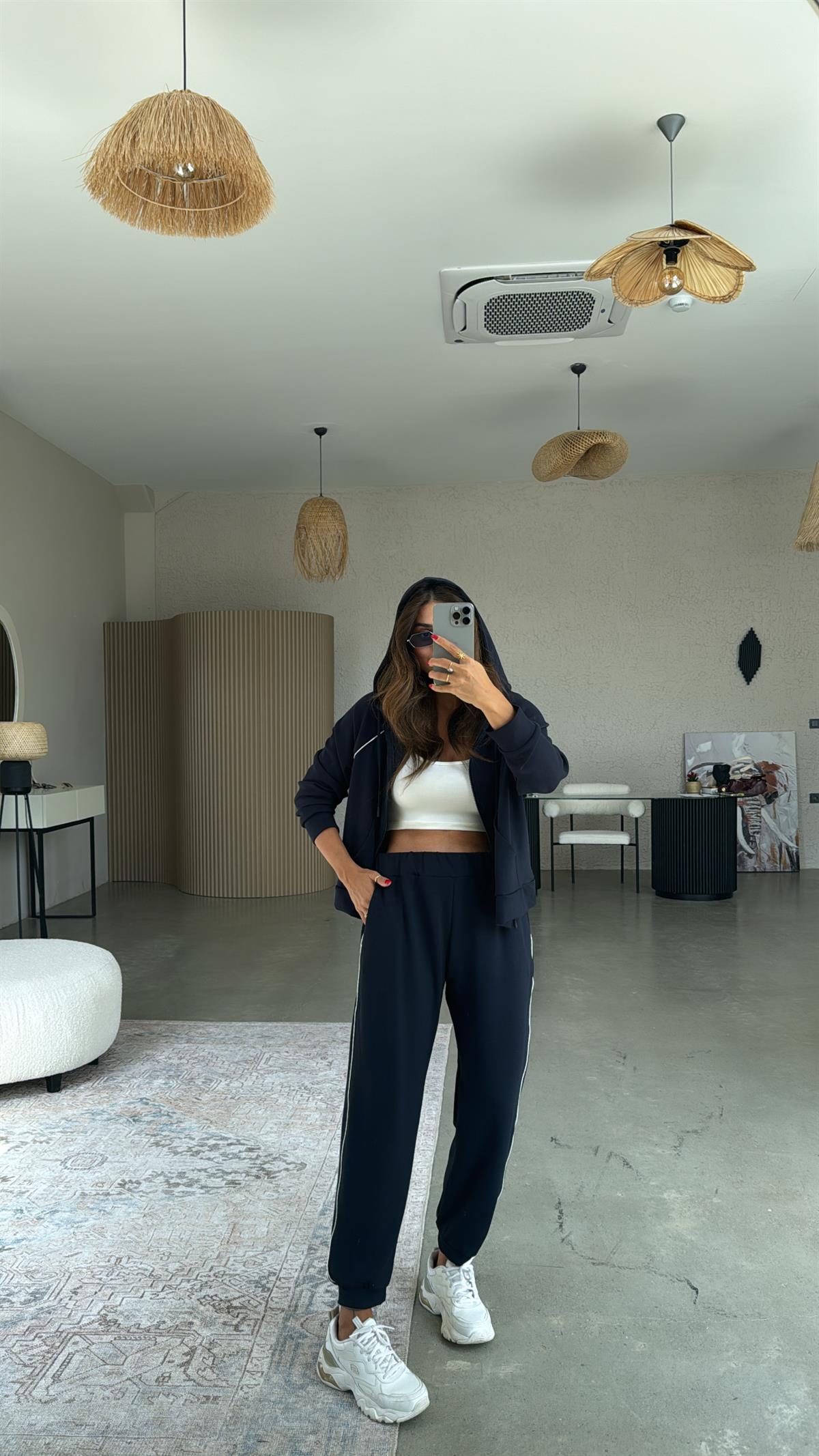 Lacivert Biyeli Club Takım