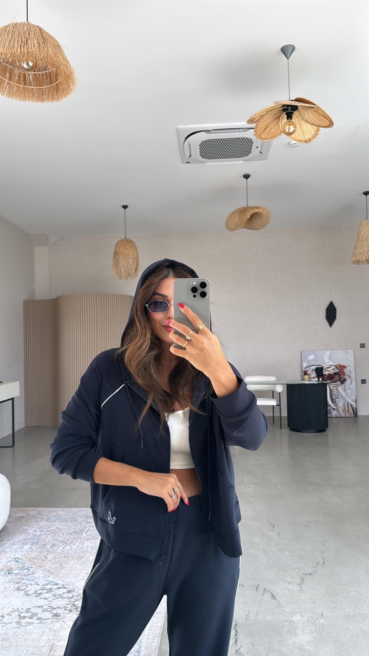 Lacivert Biyeli Club Takım