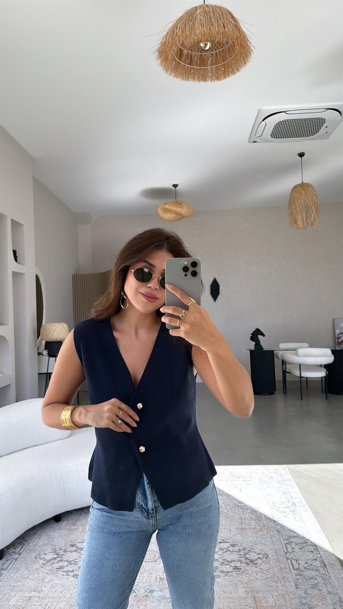 Lacivert Büyük Düğmeli Triko Yelek