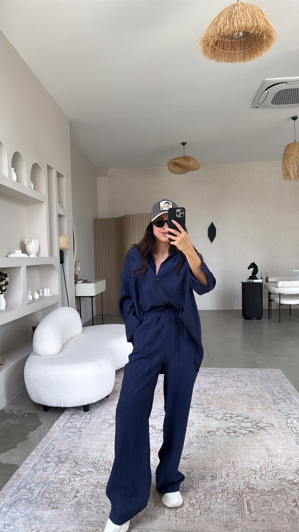 Lacivert Çilek Eskitme Detaylı Takım