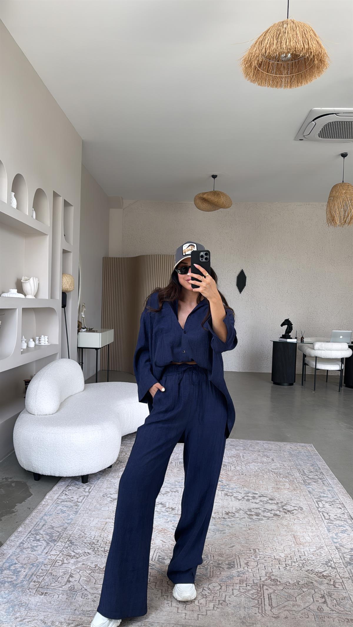 Lacivert Çilek Eskitme Detaylı Takım