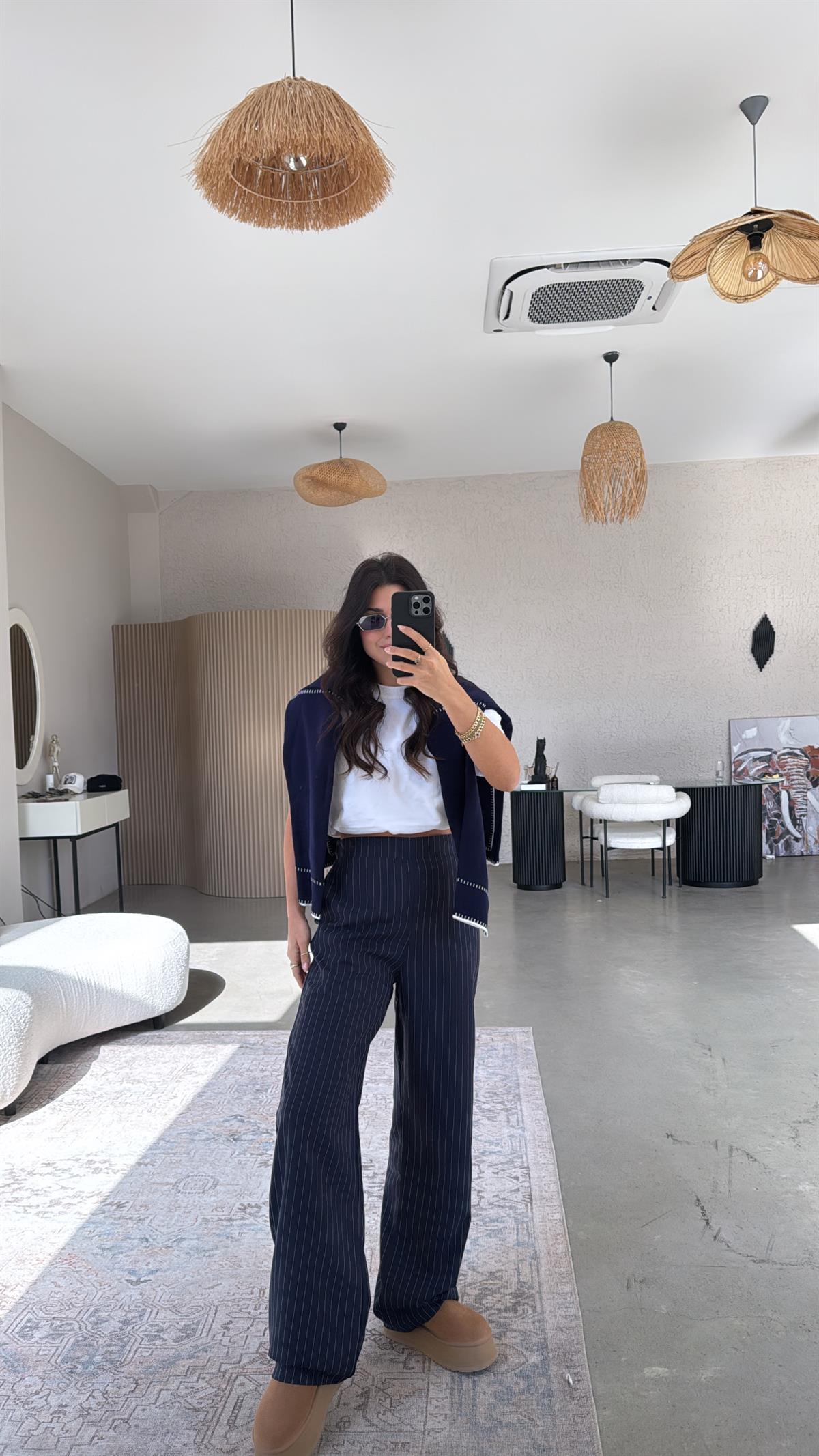 Lacivert Çizgili Bol Paça Arkası Lastikli Kumaş Pantolon