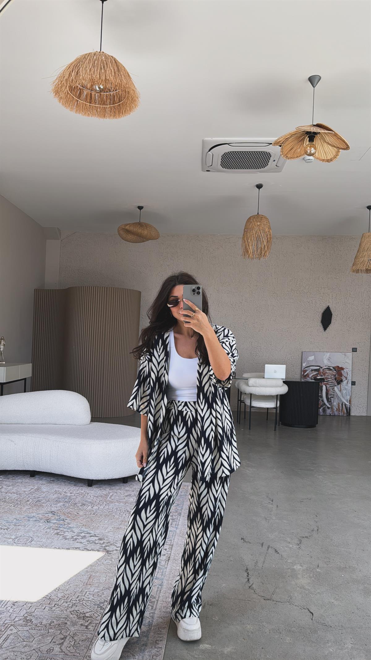 Lacivert Desenli Bürümcük Ceketli Takım