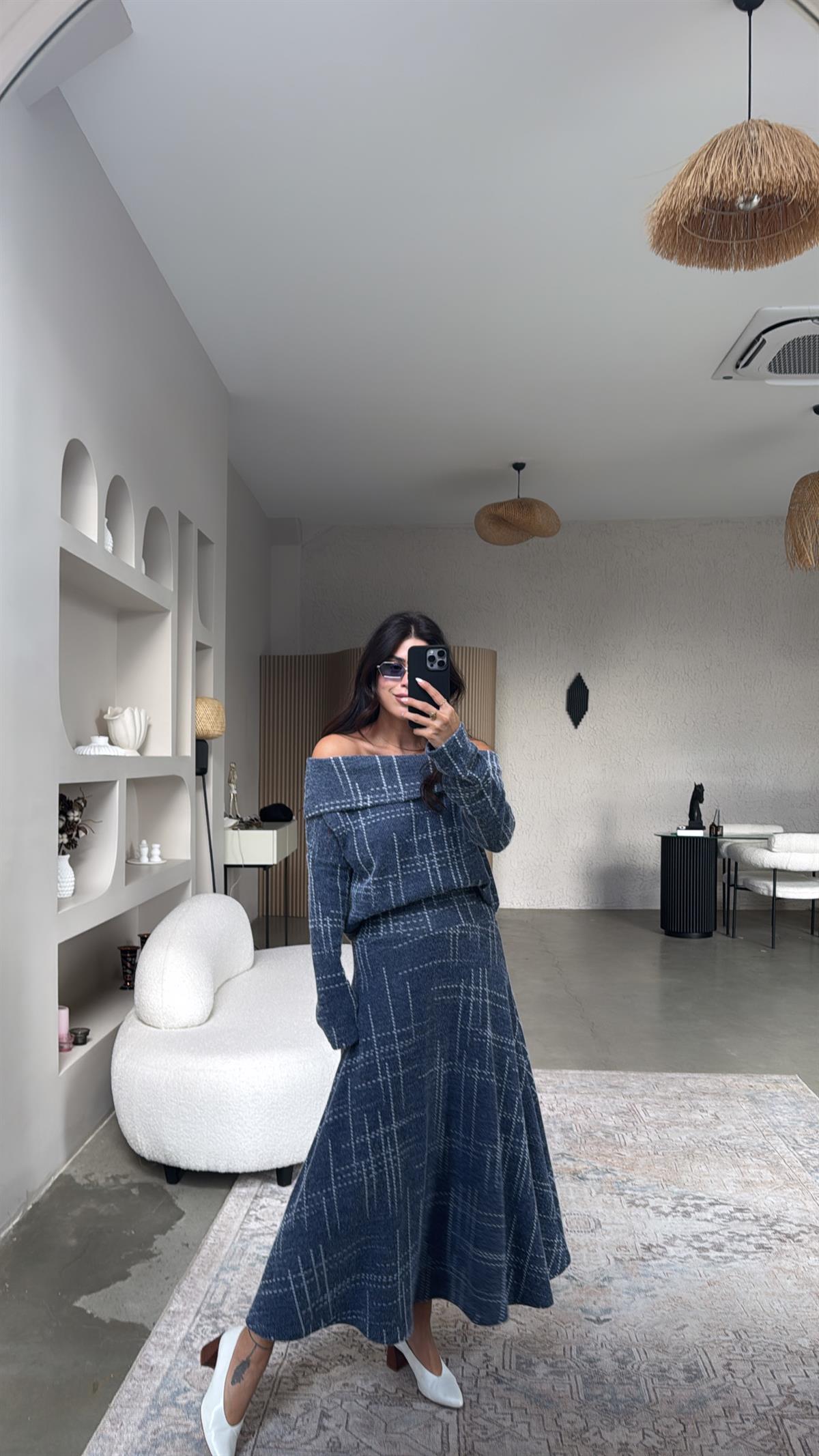 Lacivert Dikey Çizgili Desenli Madonna Yumoş Etekli Takım