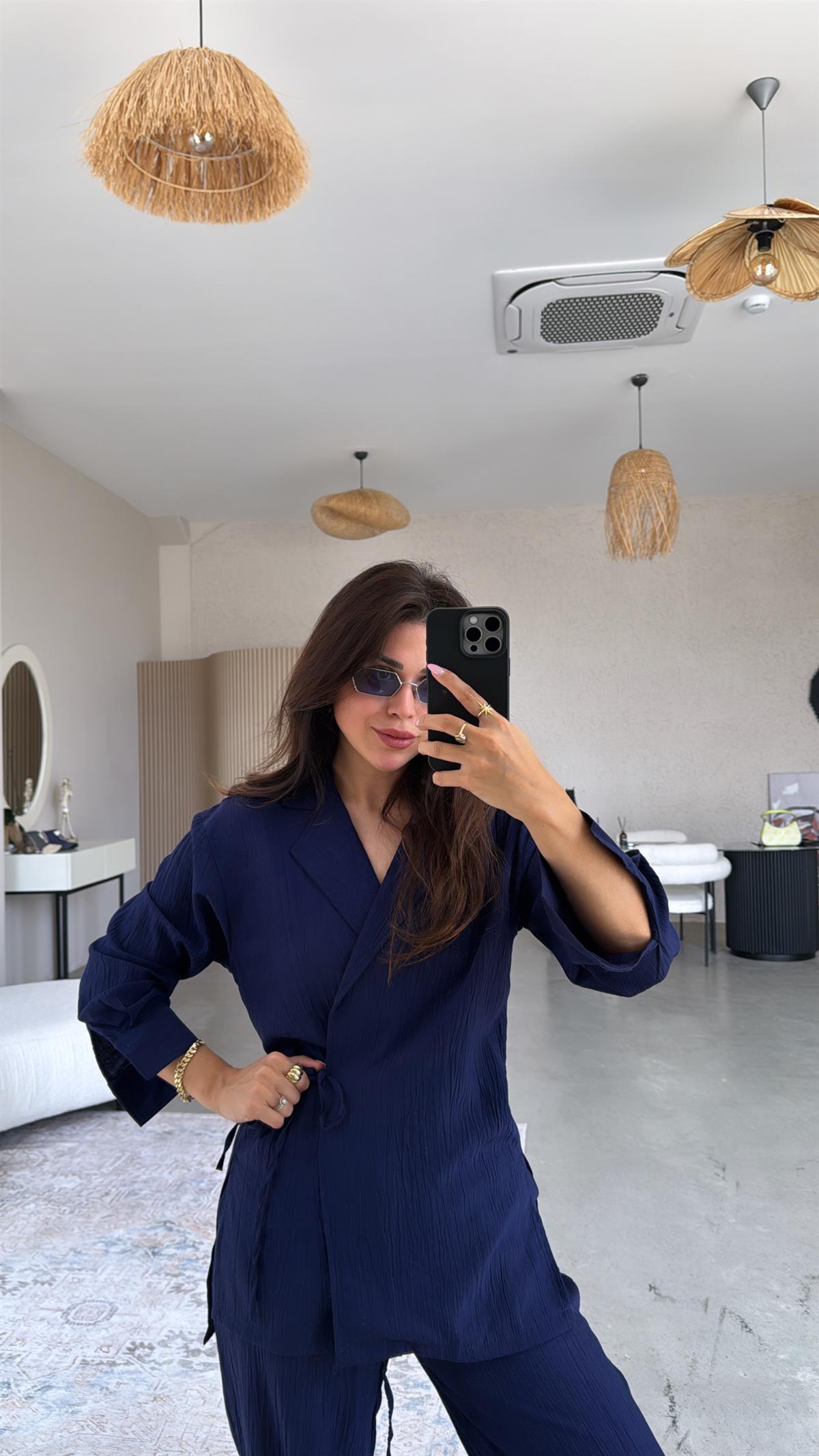 Lacivert Dokuma Kruvaze Yaka Gömlek Takım