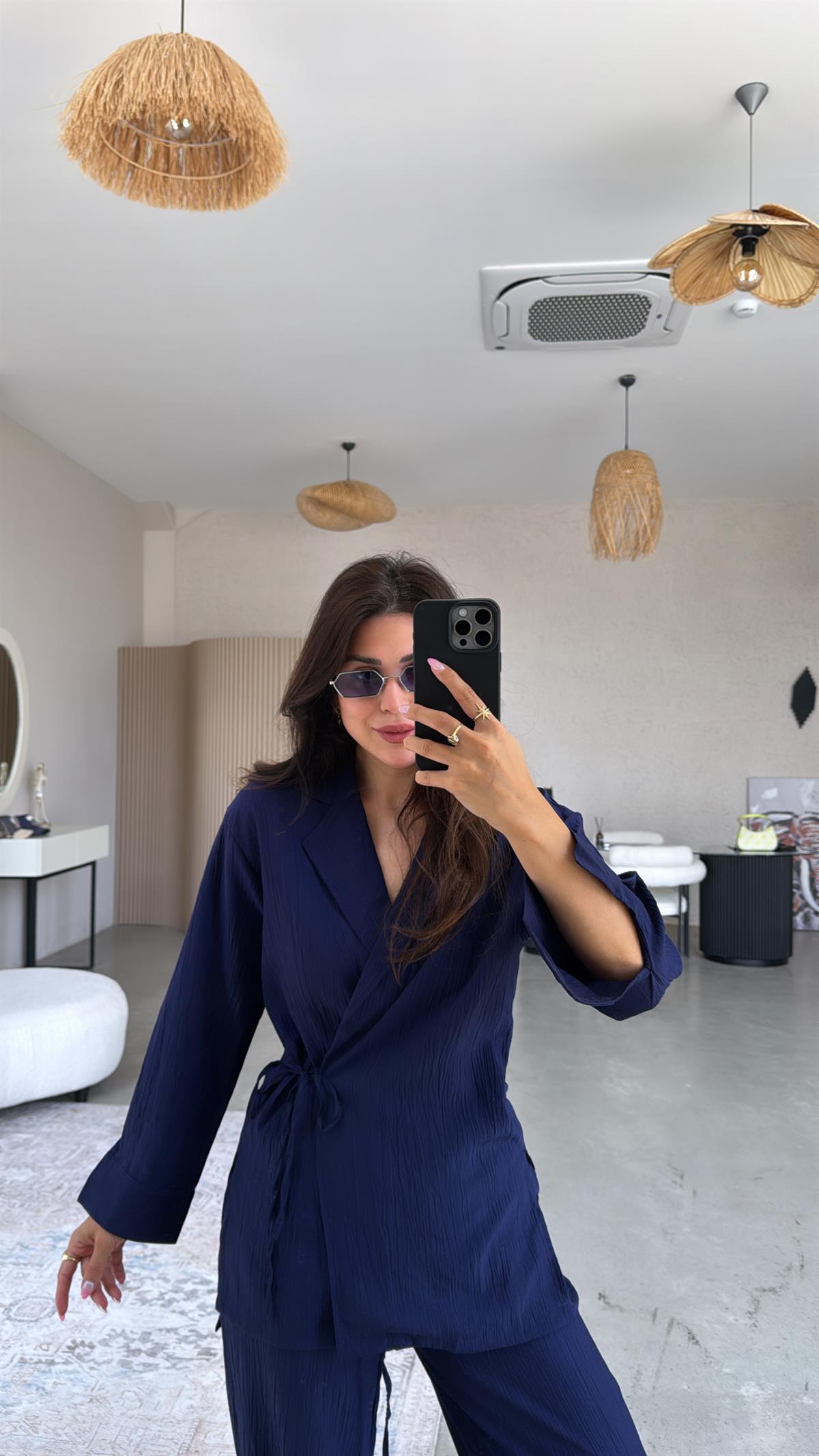 Lacivert Dokuma Kruvaze Yaka Gömlek Takım