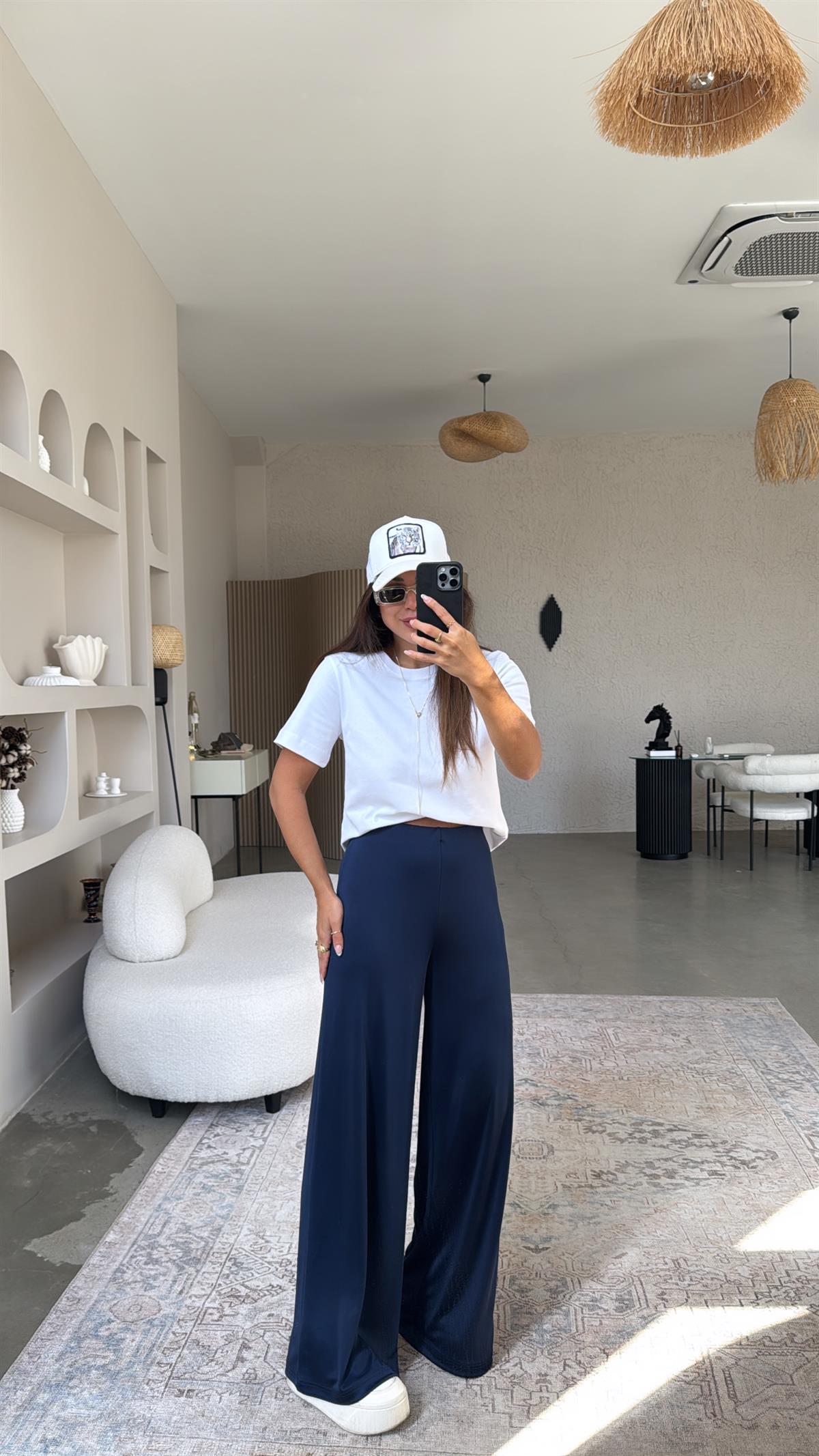 Lacivert Dökümlü Tok Saten Pantolon