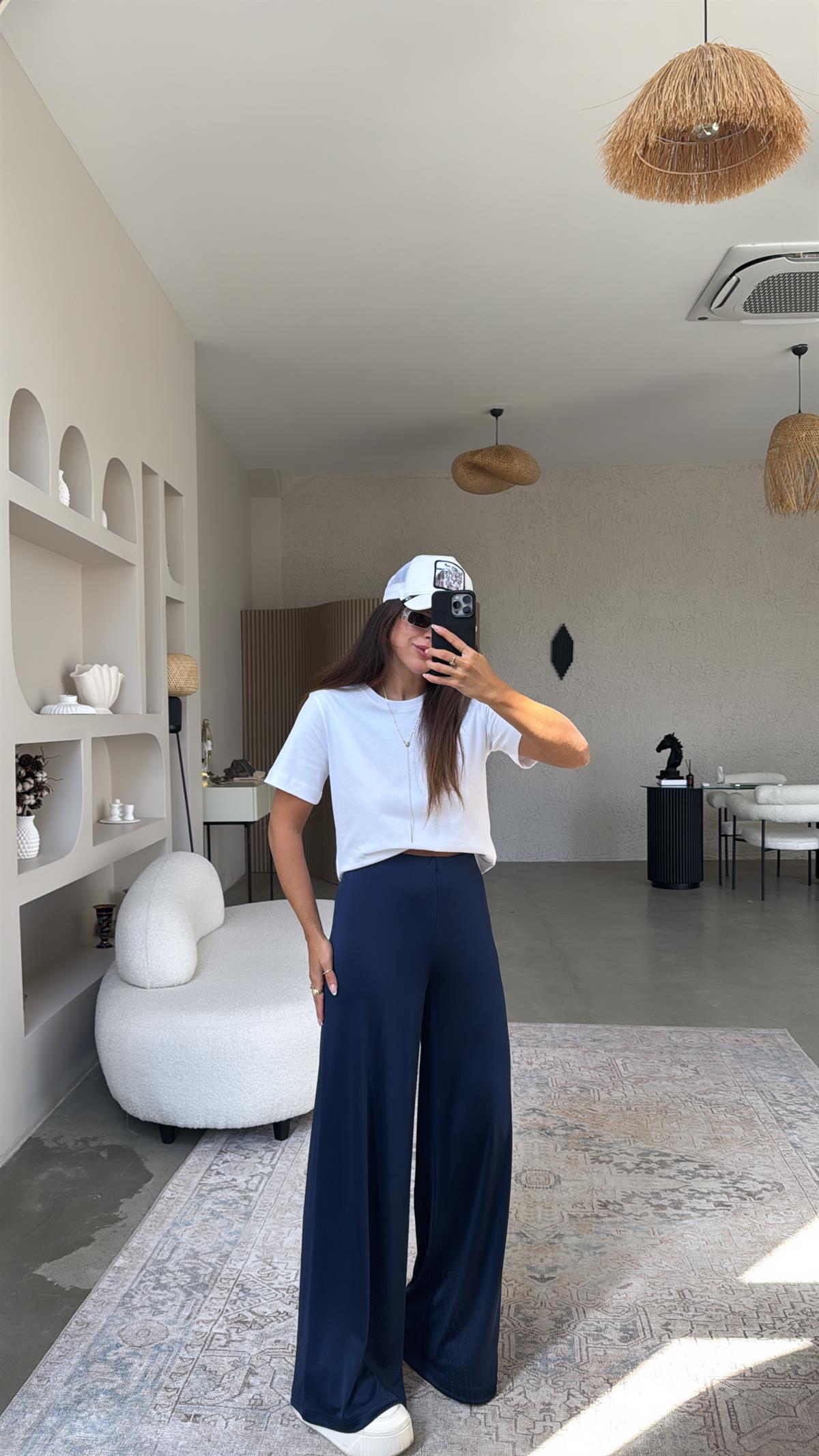 Lacivert Dökümlü Tok Saten Pantolon