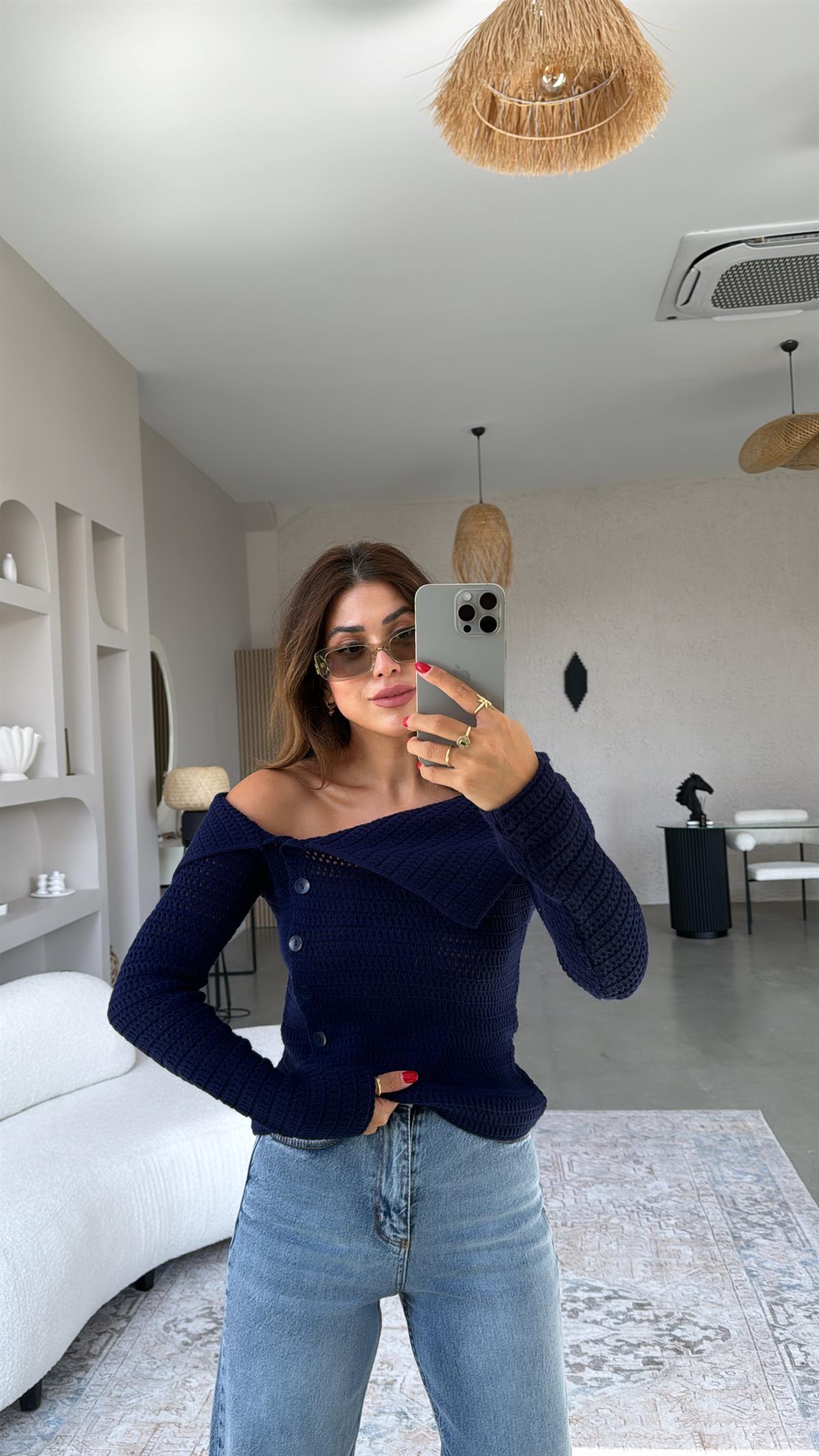 Lacivert Düğmeli Madonna Triko