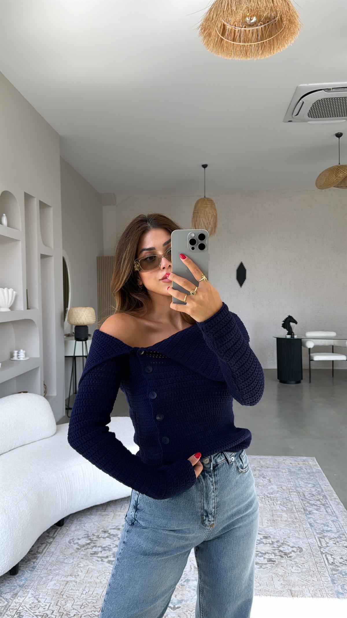 Lacivert Düğmeli Madonna Triko