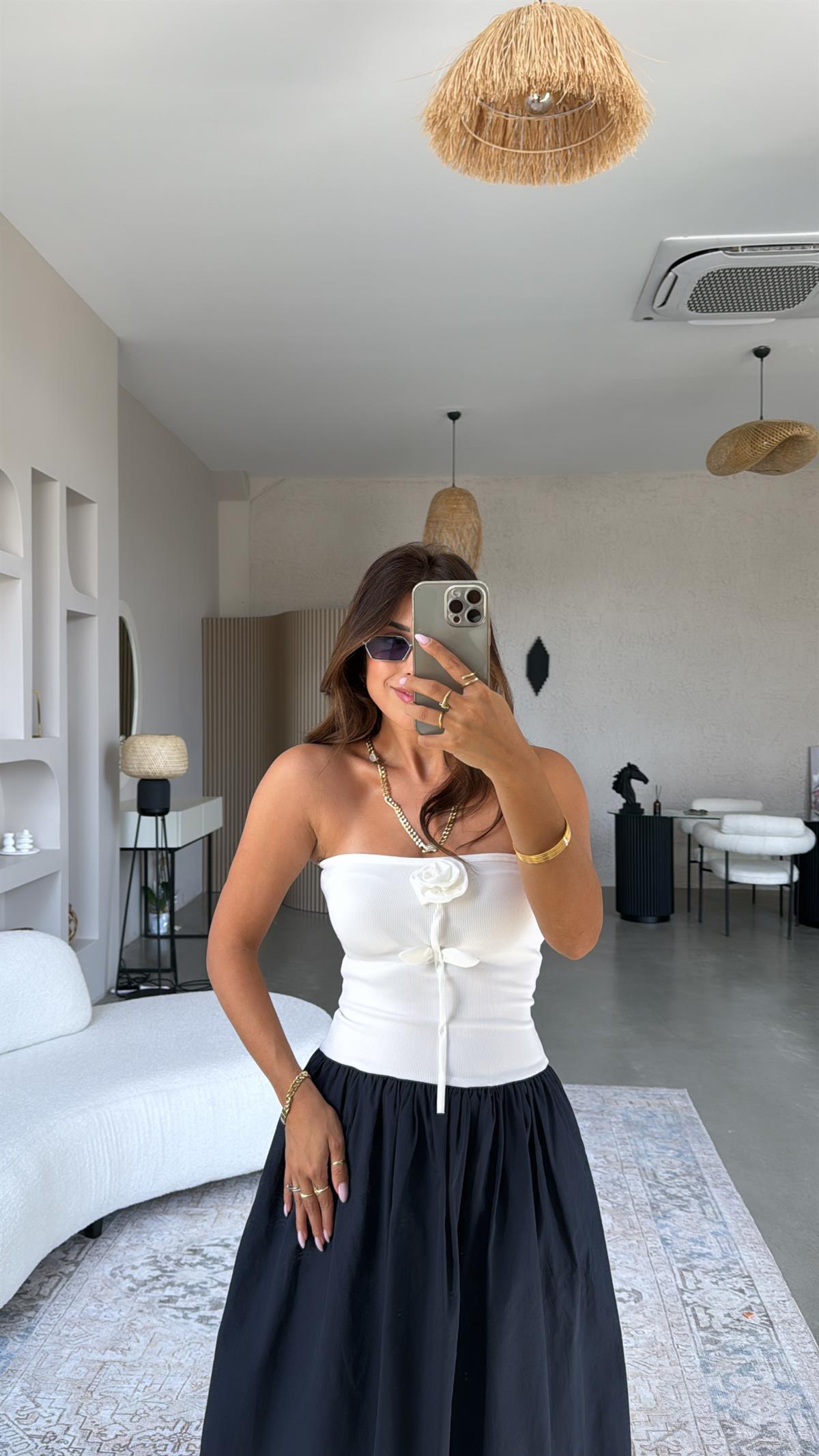 Lacivert Ekru Gül Detaylı Straplez Elbise