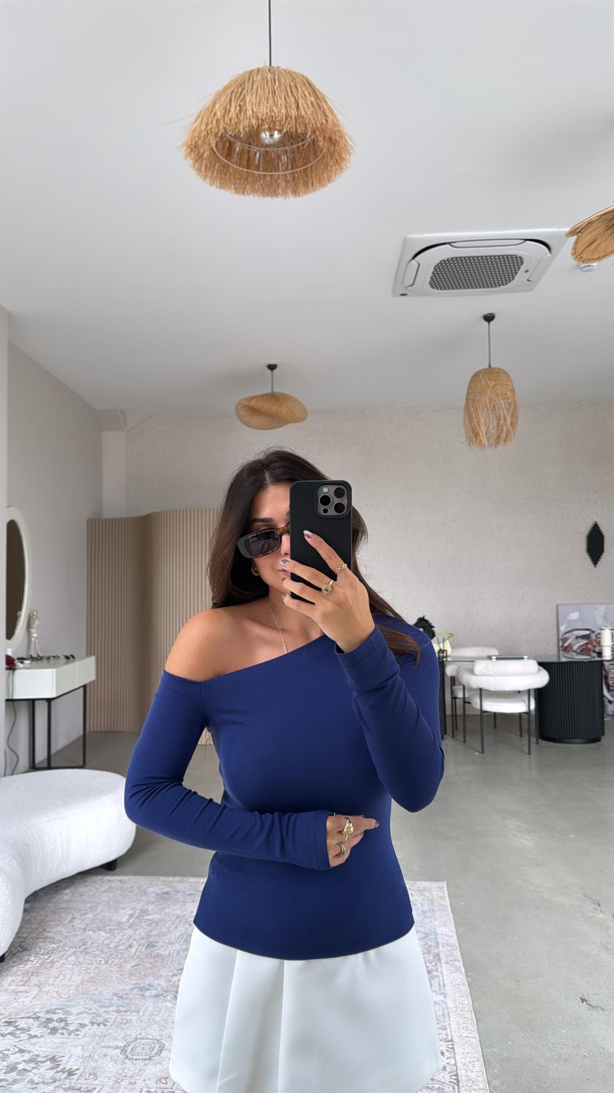 Lacivert İthal Modal Kumaş Omzu Açık Bluz