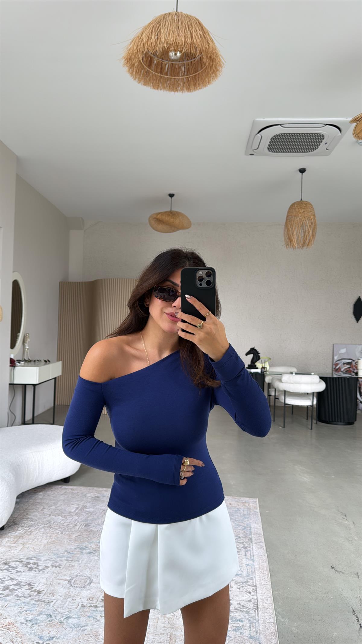 Lacivert İthal Modal Kumaş Omzu Açık Bluz