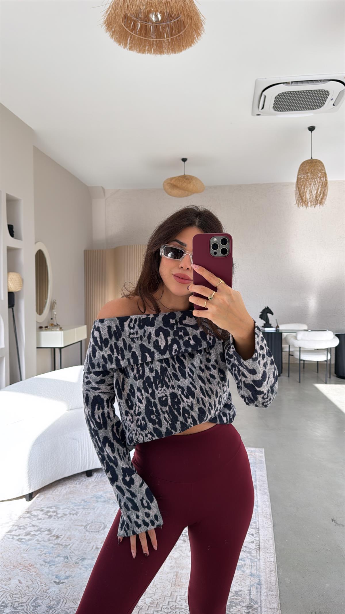 Lacivert Leopar Madonna Bluz