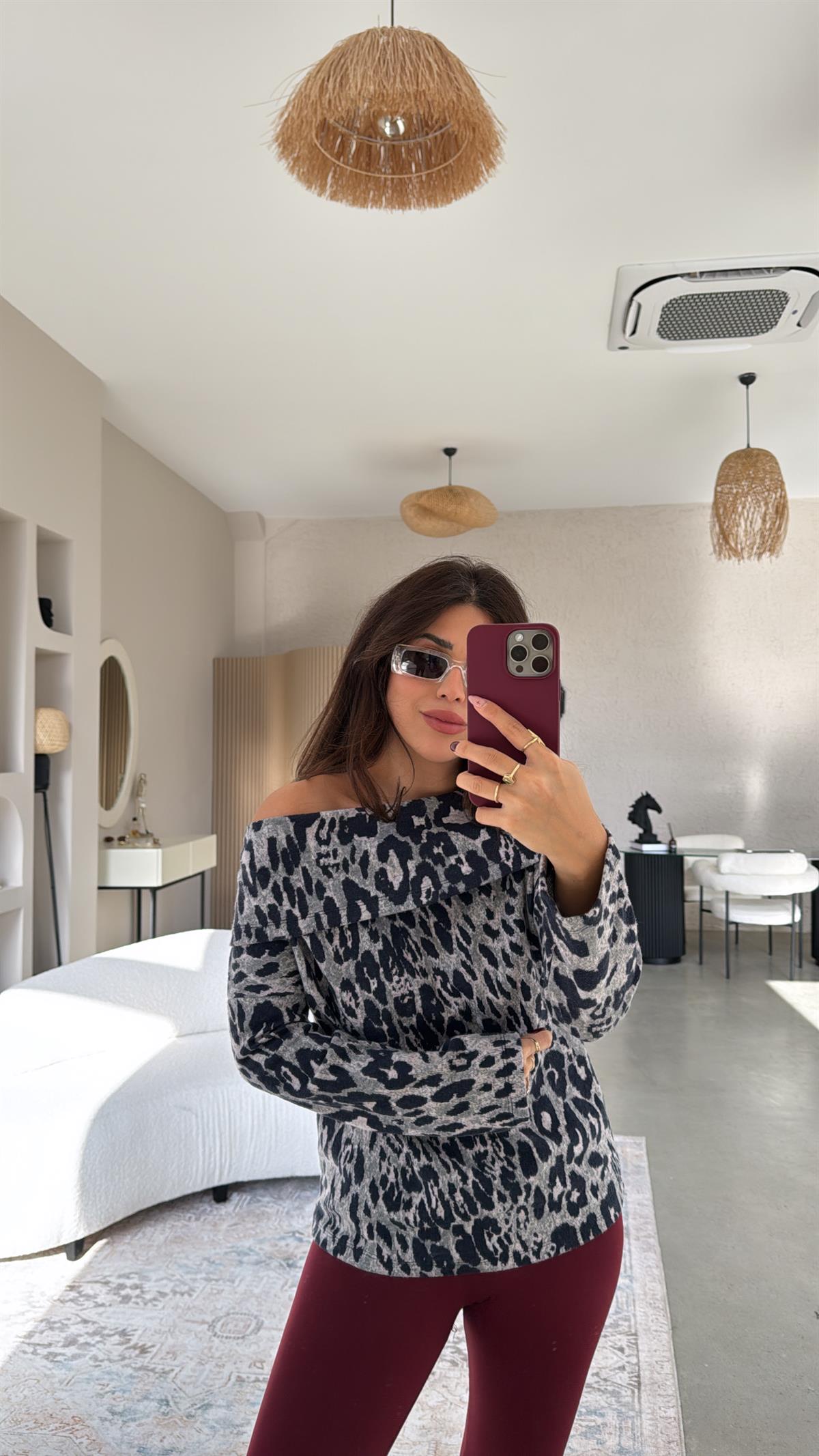 Lacivert Leopar Madonna Bluz