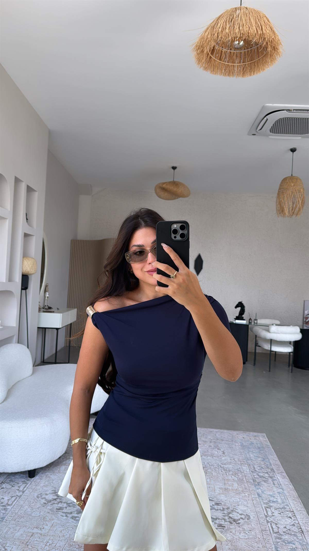 Lacivert Omuz Aksesuarlı Bluz