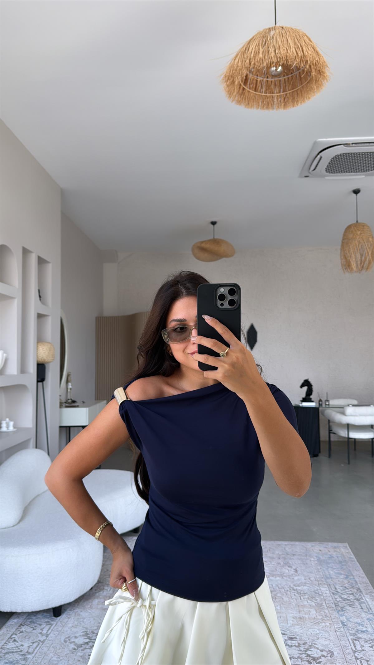 Lacivert Omuz Aksesuarlı Bluz