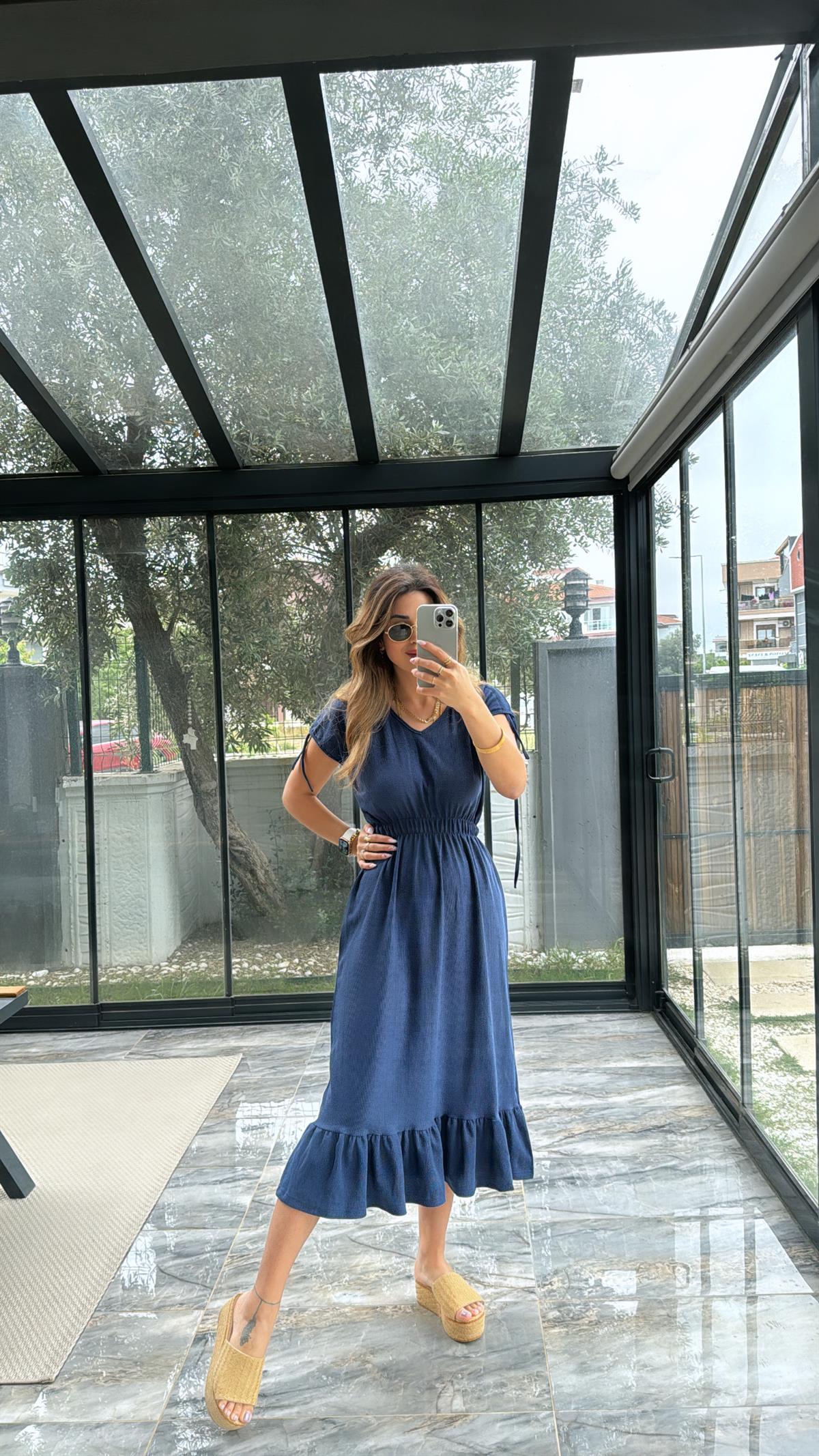 Lacivert Omzu Büzgülü V Yaka Elbise
