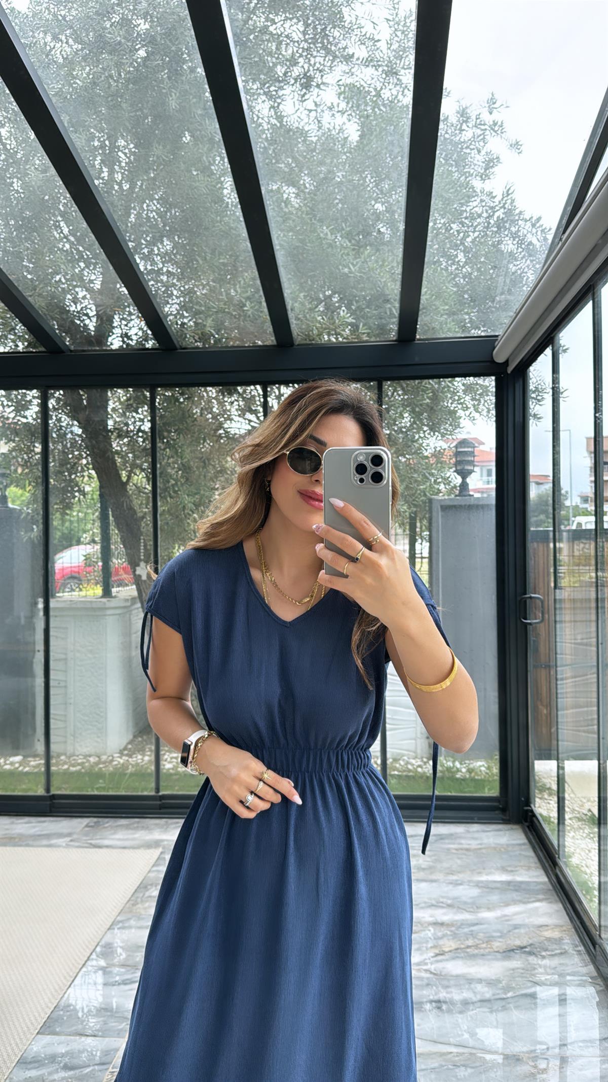 Lacivert Omzu Büzgülü V Yaka Elbise