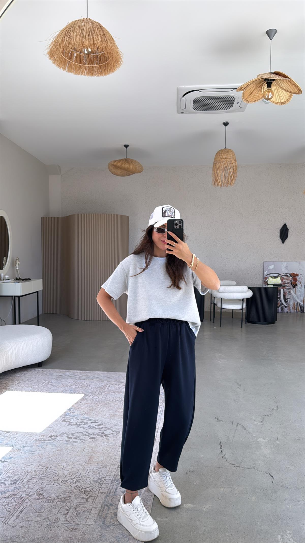 Lacivert Paça Tutturmalı Eşofman