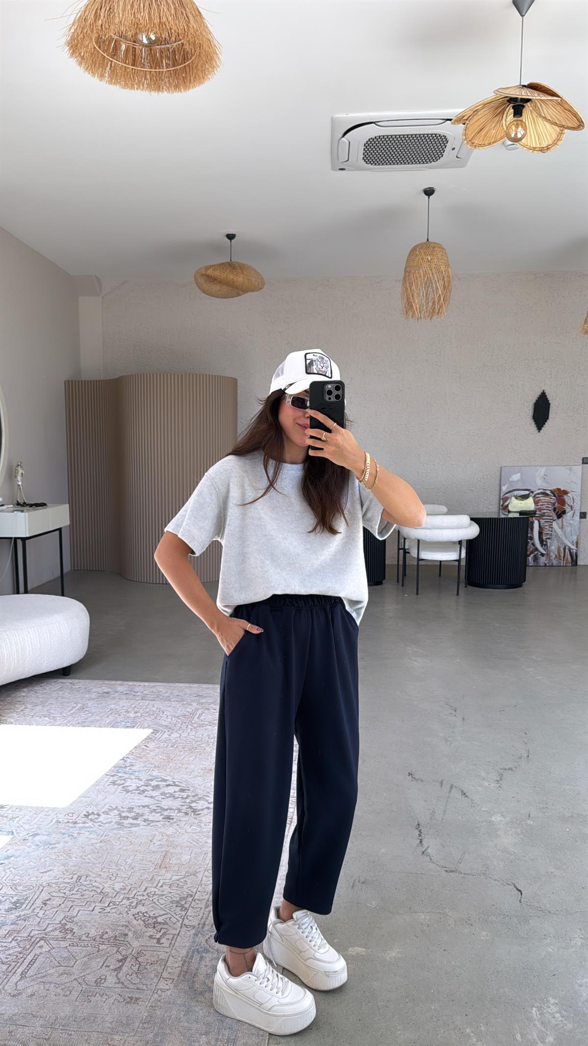 Lacivert Paça Tutturmalı Eşofman