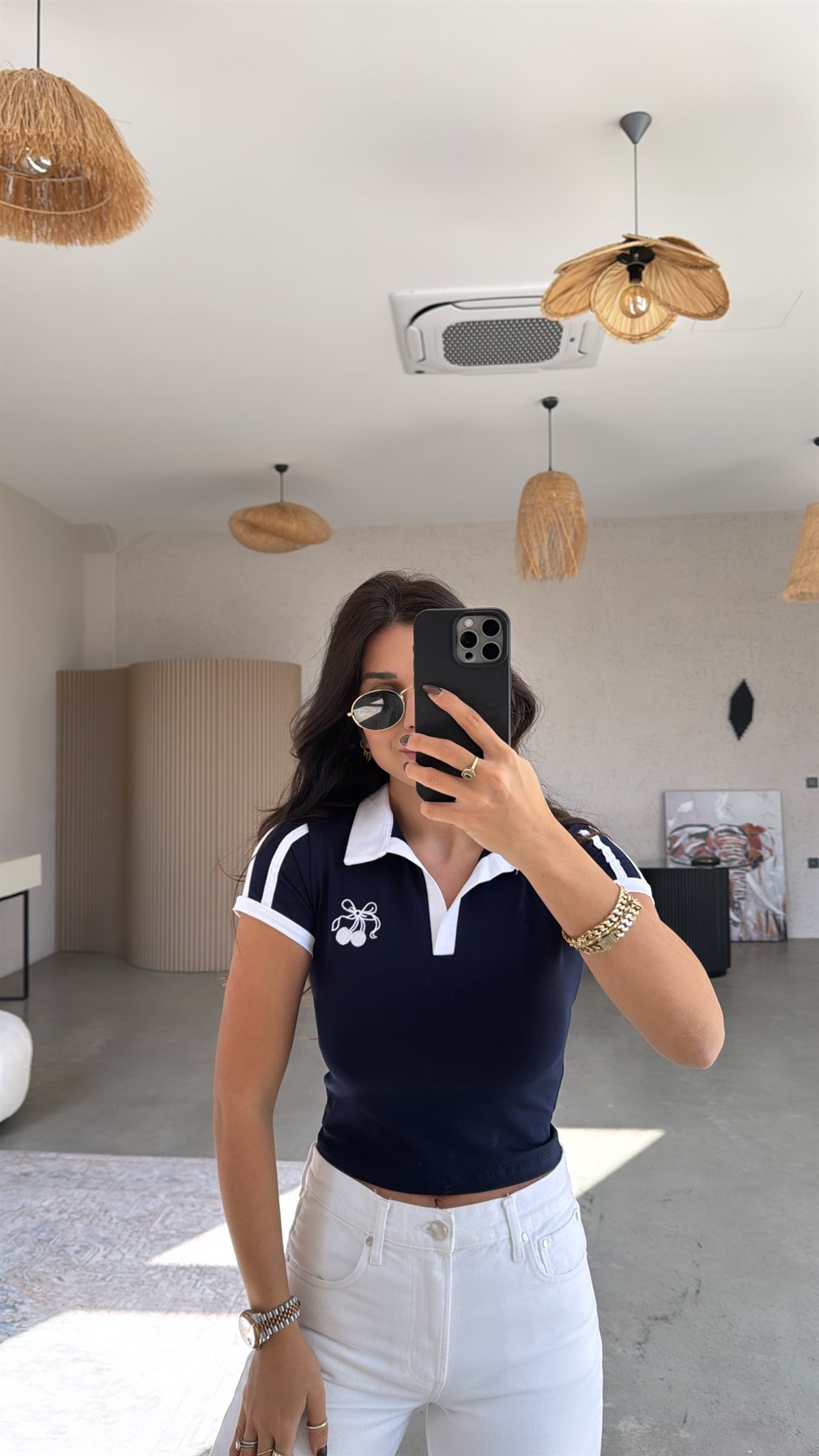 Lacivert Yakalı Kiraz Nakışlı Yüzde Yüz Pamuk Tshirt