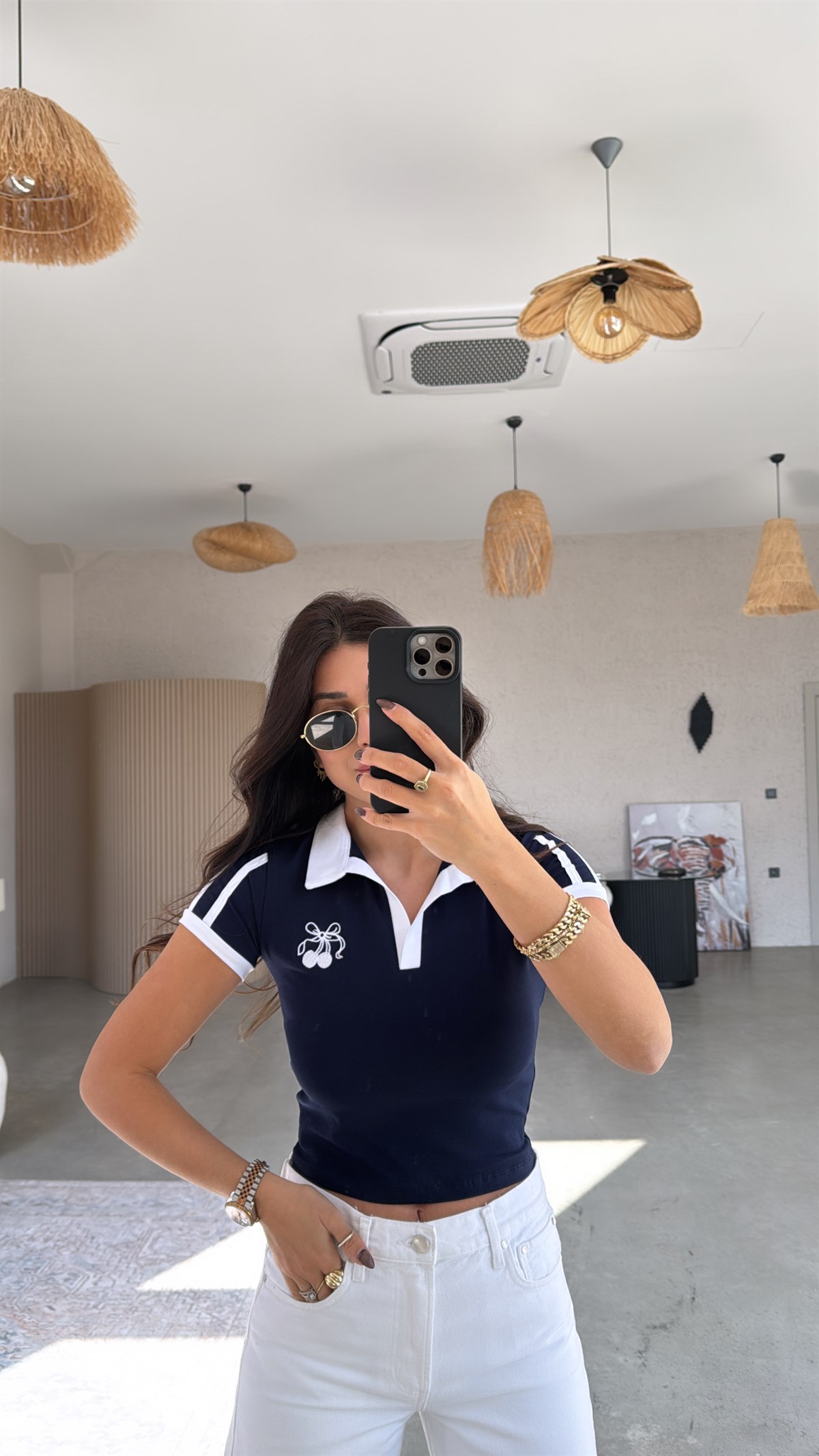 Lacivert Yakalı Kiraz Nakışlı Yüzde Yüz Pamuk Tshirt