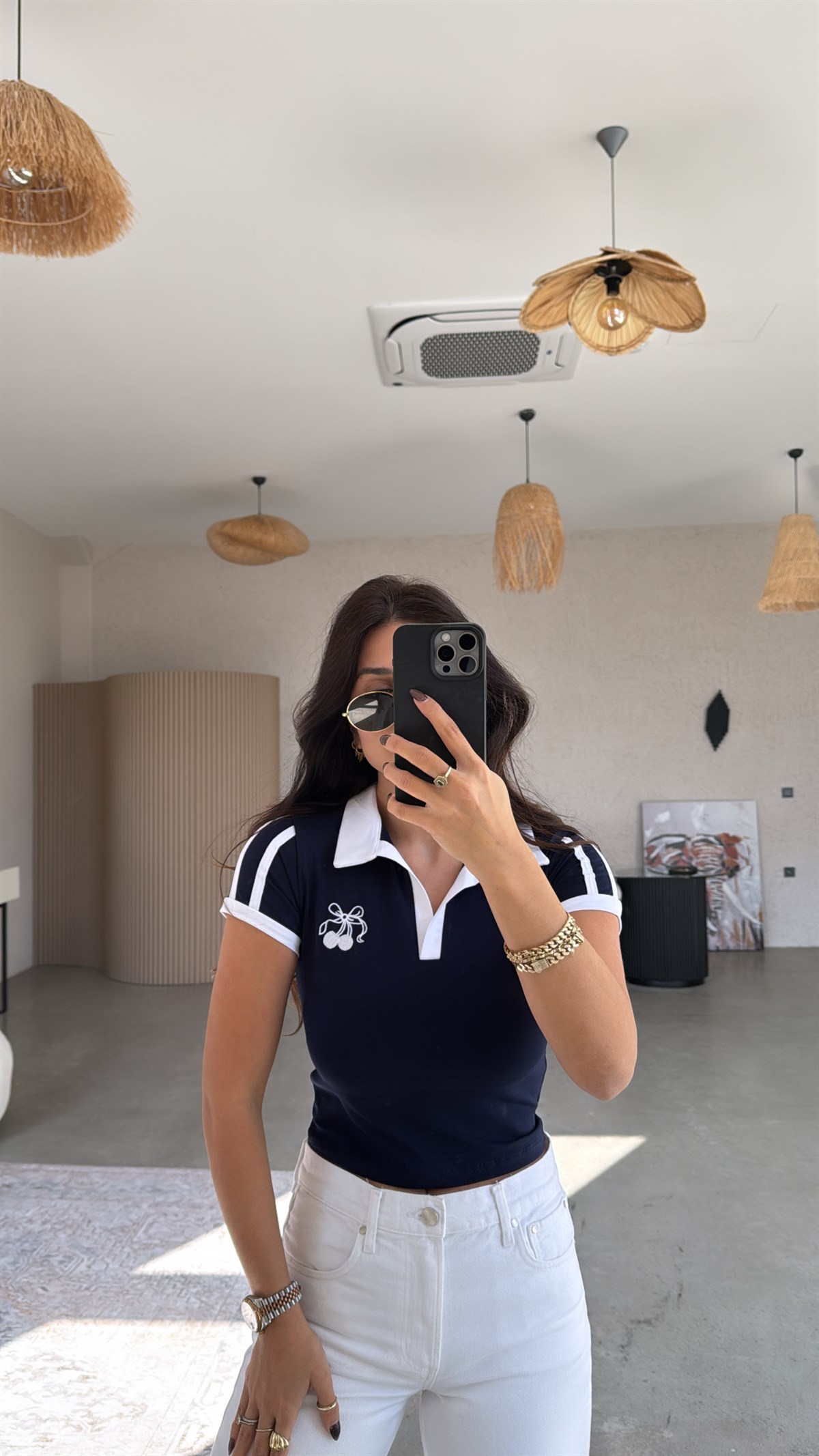 Lacivert Yakalı Kiraz Nakışlı Yüzde Yüz Pamuk Tshirt