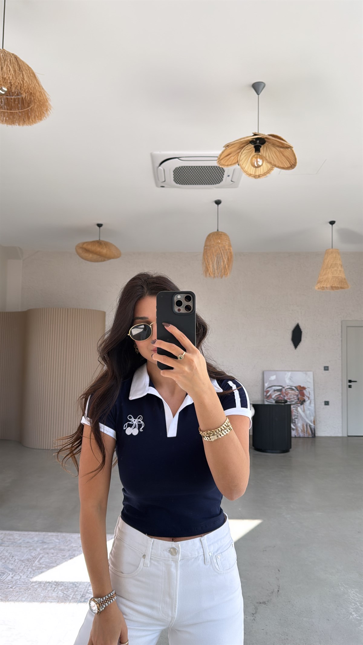 Lacivert Yakalı Kiraz Nakışlı Yüzde Yüz Pamuk Tshirt