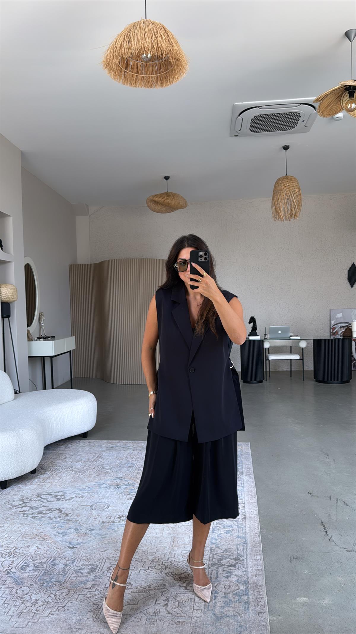 Lacivert Yanları Açık Kemerli Yelek