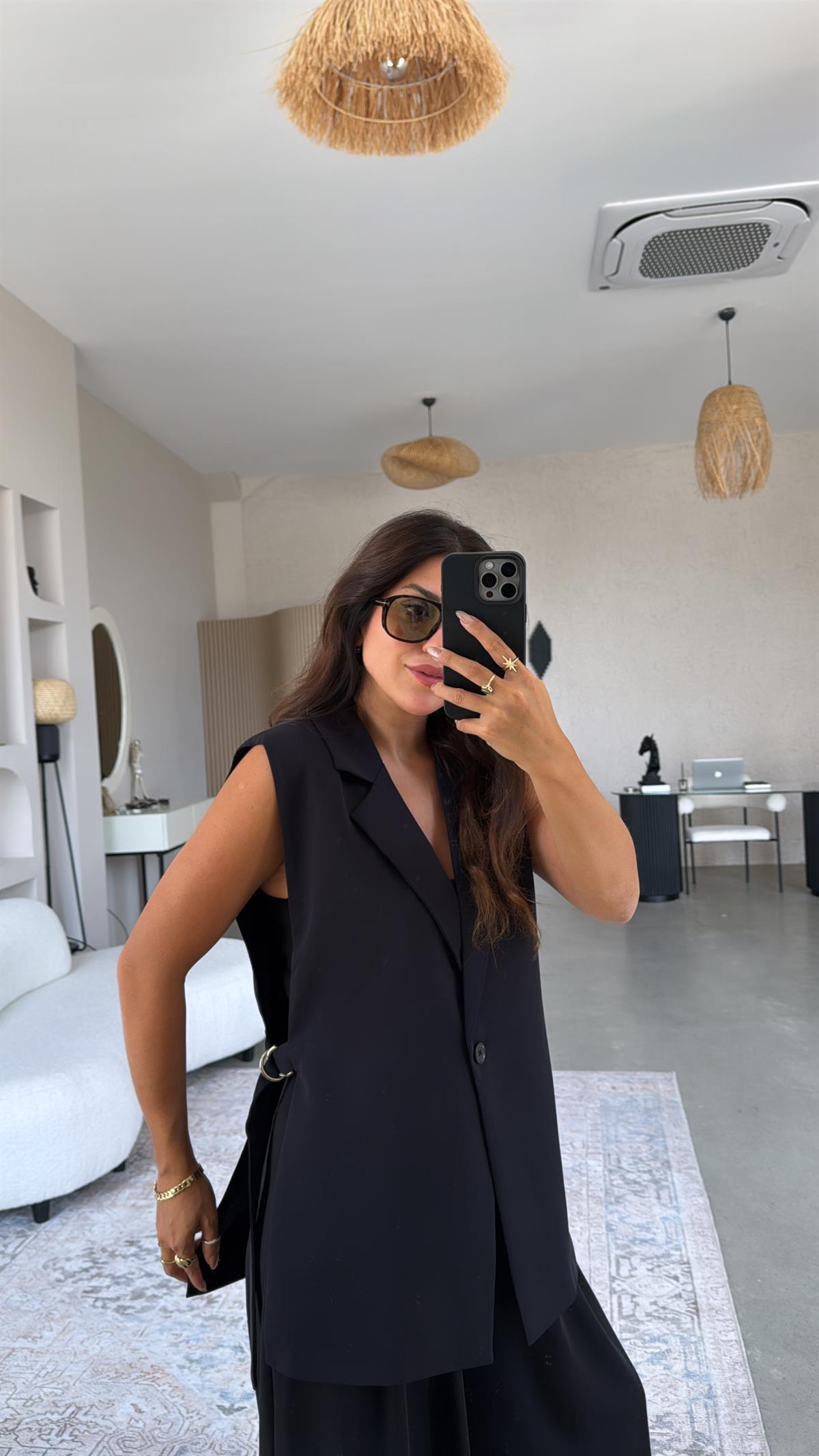 Lacivert Yanları Açık Kemerli Yelek