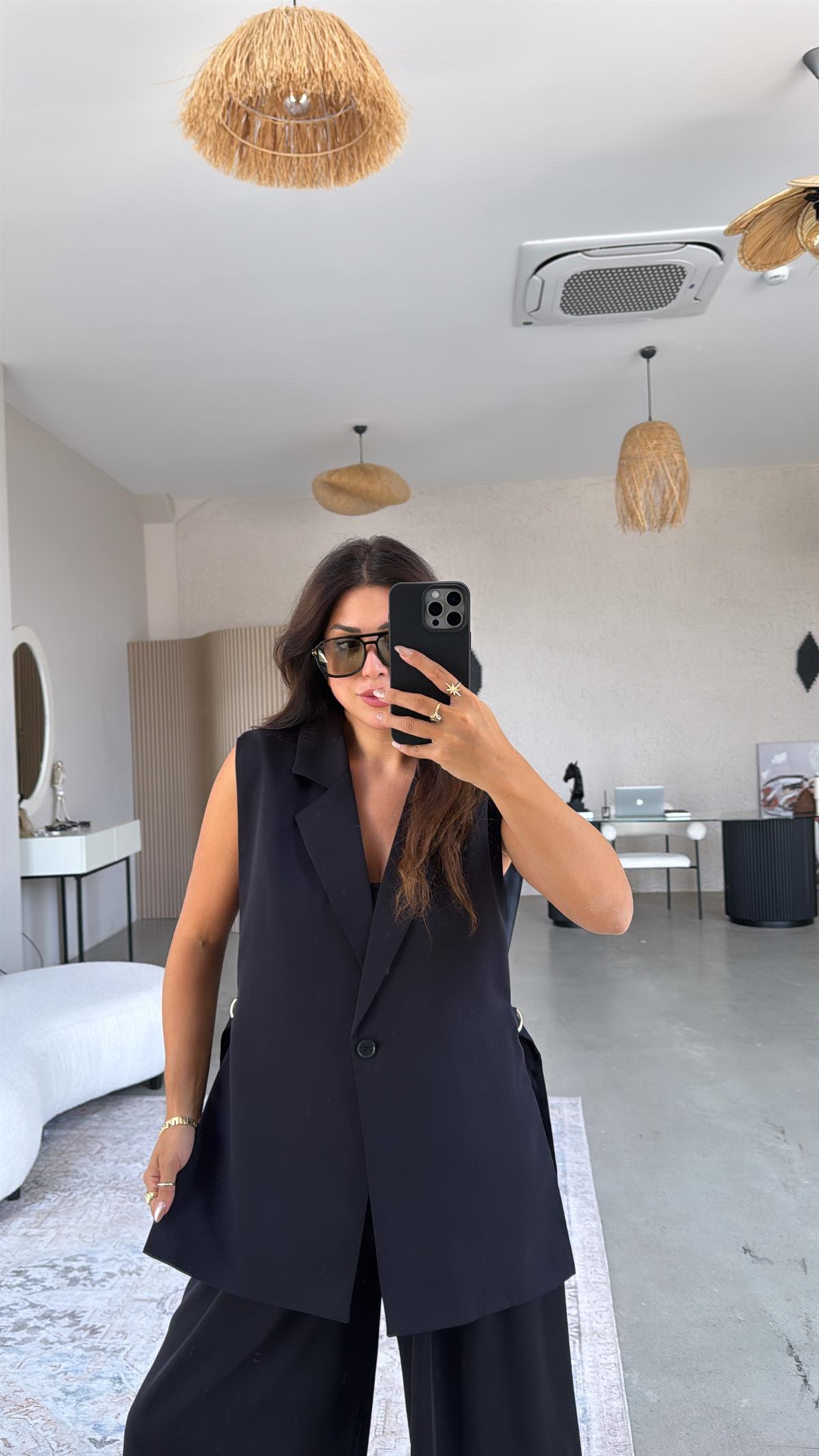 Lacivert Yanları Açık Kemerli Yelek