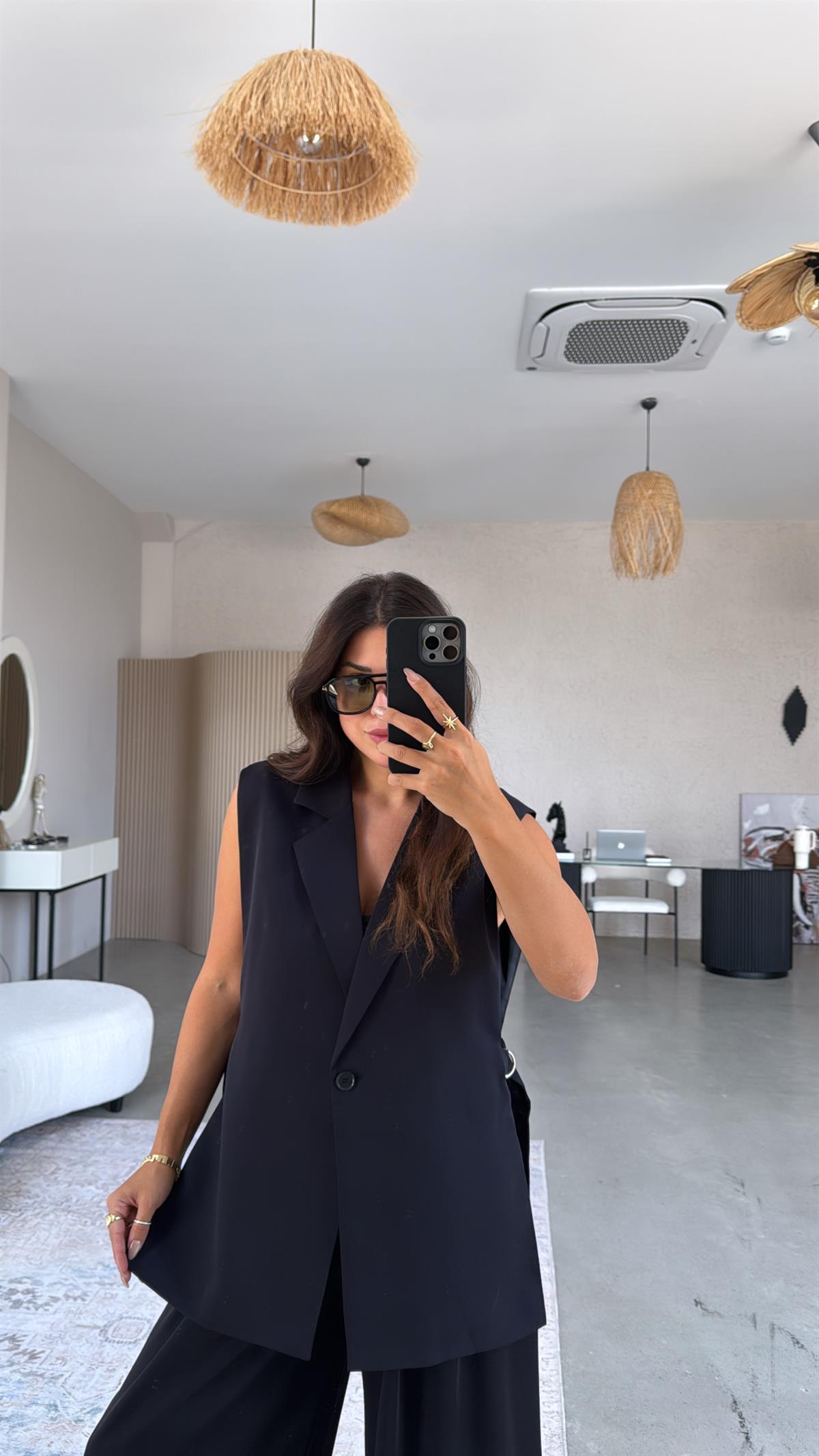 Lacivert Yanları Açık Kemerli Yelek