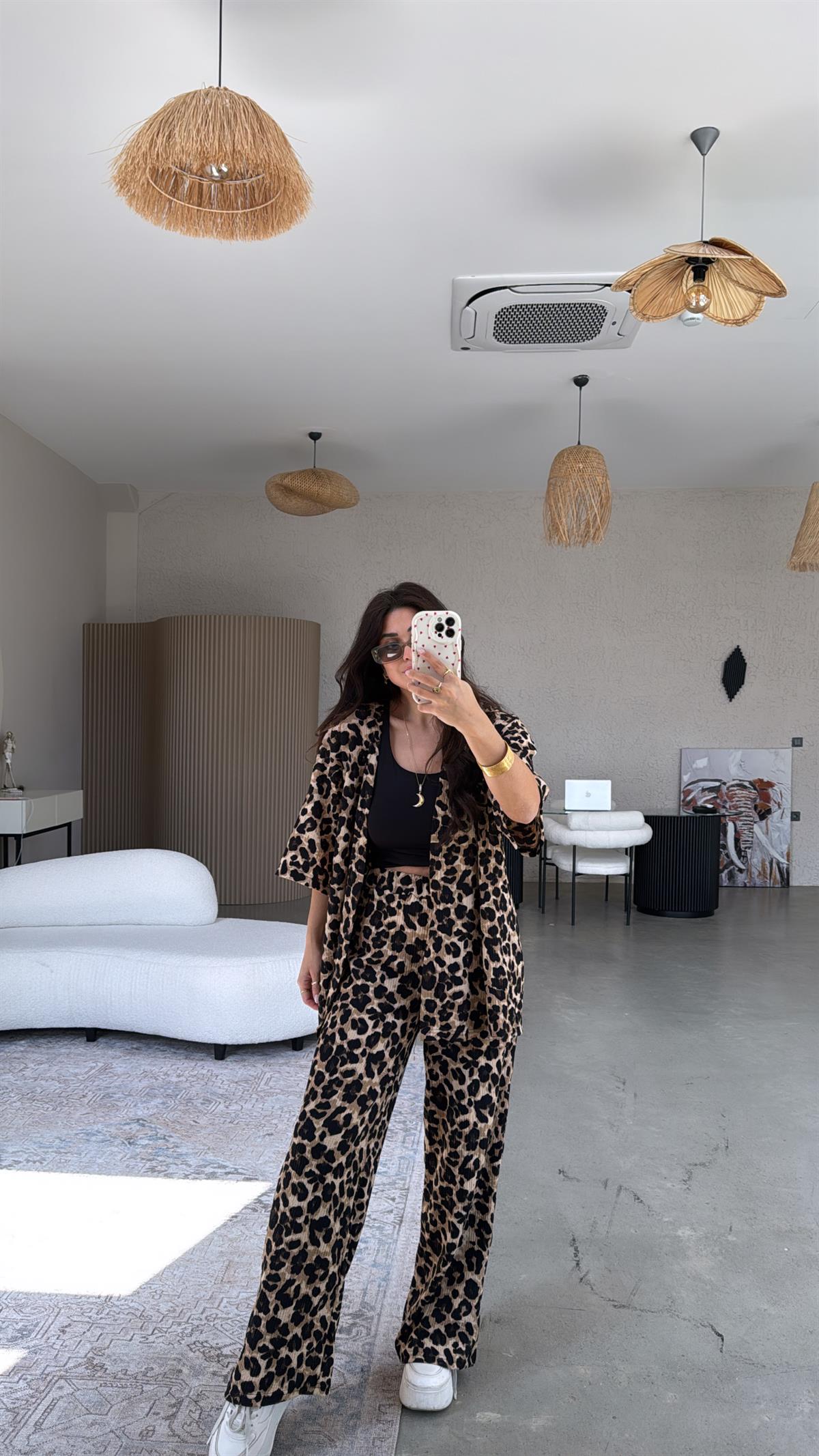 Leopar Desenli Bürümcük Ceketli Takım