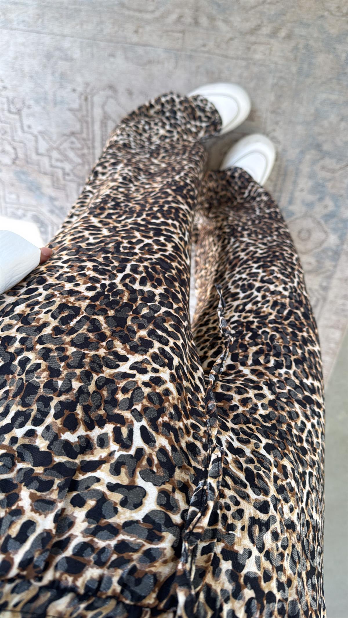 Leopar Desenli İpek Saten Pantolon