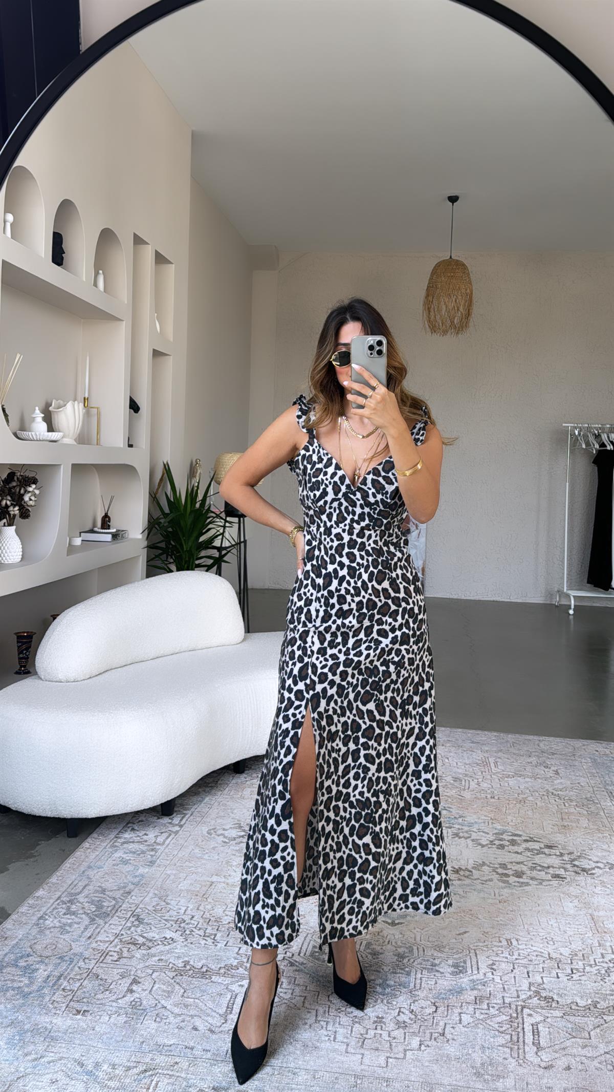 Leopar Yırtmaçlı Kolları Fırfırlı Elbise