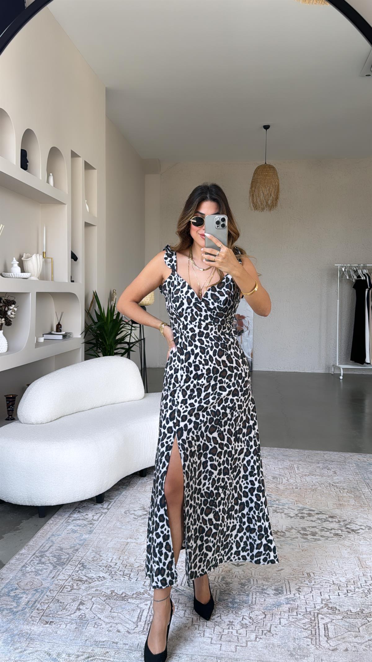 Leopar Yırtmaçlı Kolları Fırfırlı Elbise