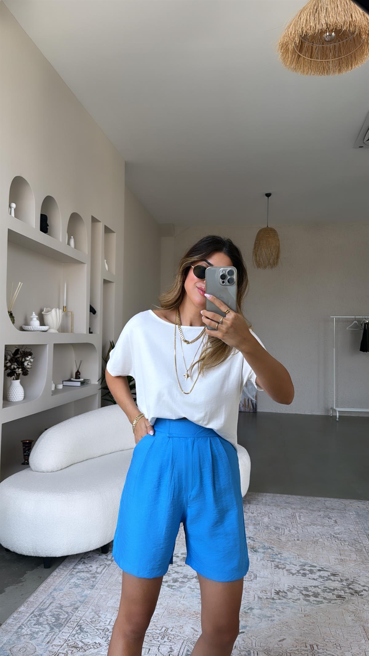 Mavi Cırtlı Şort