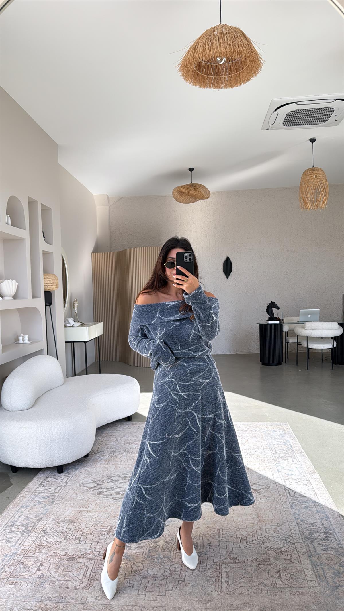 Mavi Kendinden Desenli Triko Kumaş Etek Madonna Bluz Takım