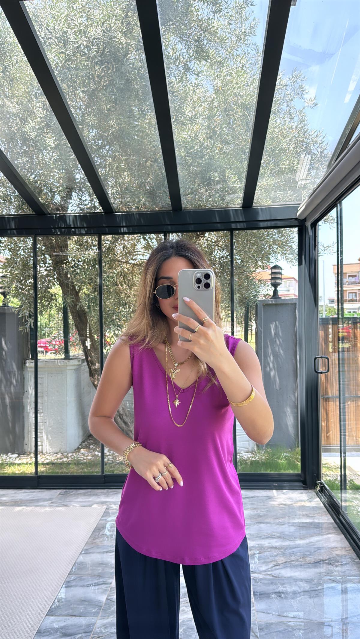 Mor Ön Arka V Yaka Atlet