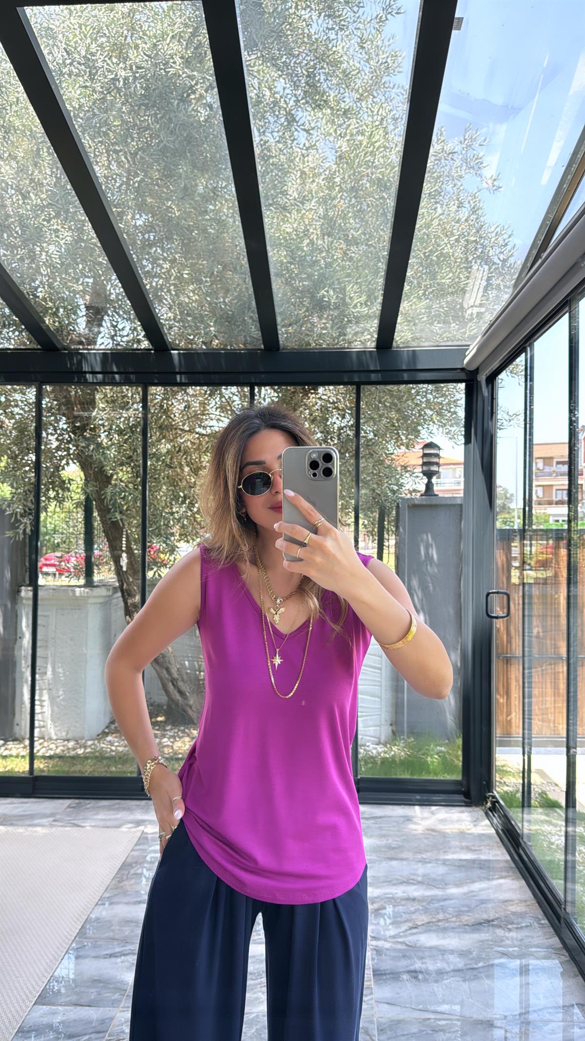 Mor Ön Arka V Yaka Atlet