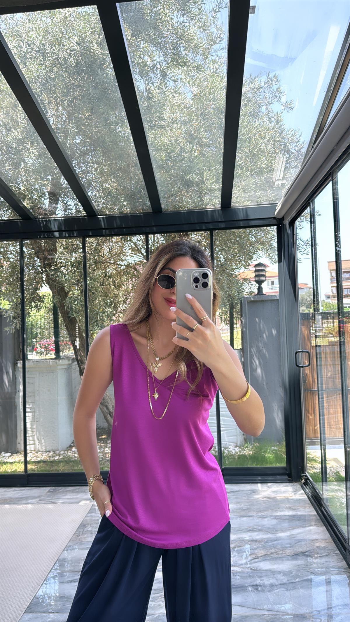 Mor Ön Arka V Yaka Atlet